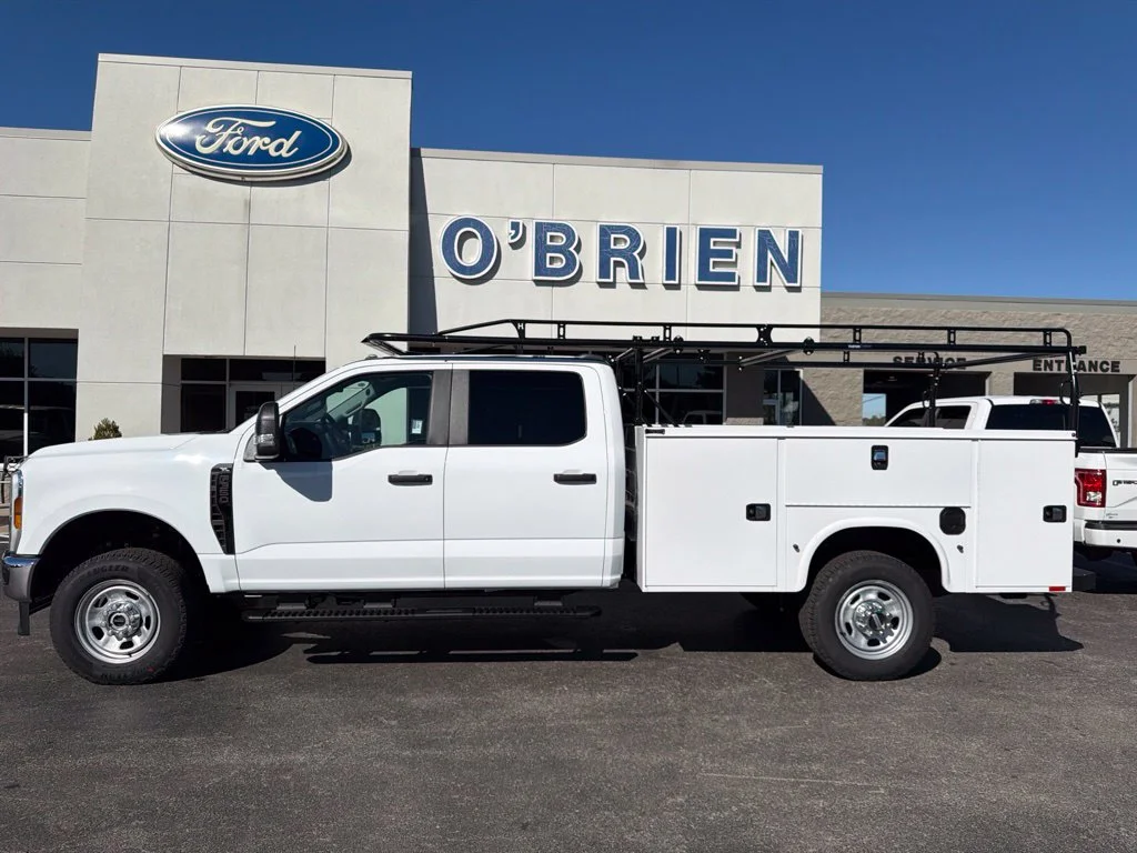 New 2027 Oxford White Ford F-350® XL image 2