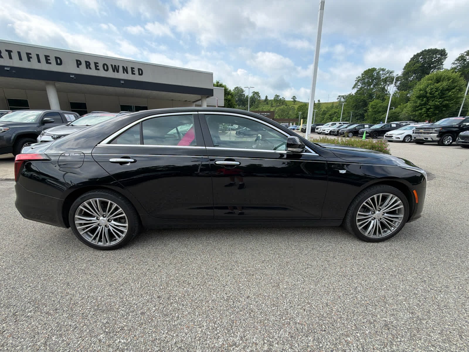 Used 2020 BLACK RAVEN Cadillac Premium Luxury image 4