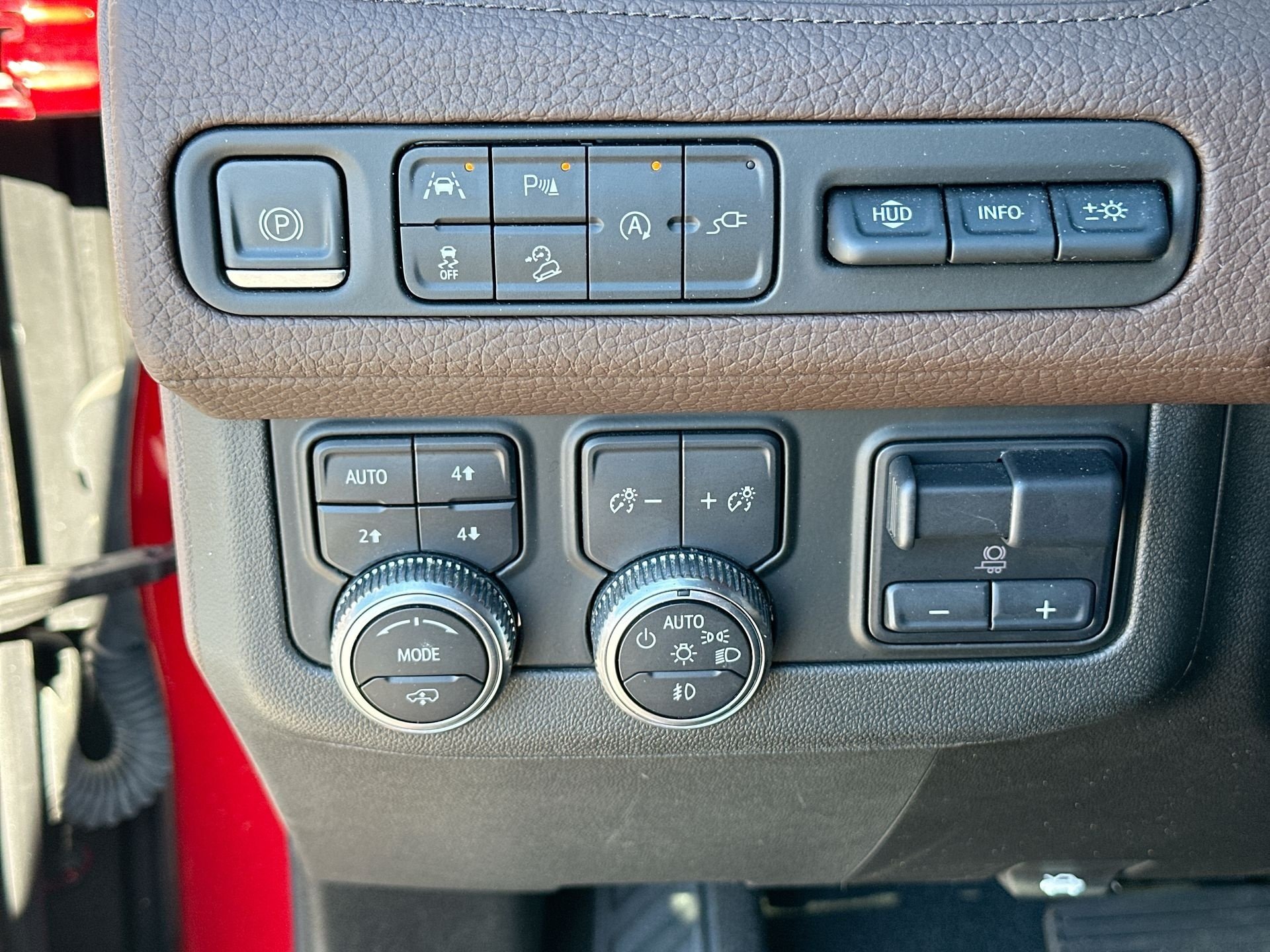2021 GMC Yukon XL Denali - Photo 18