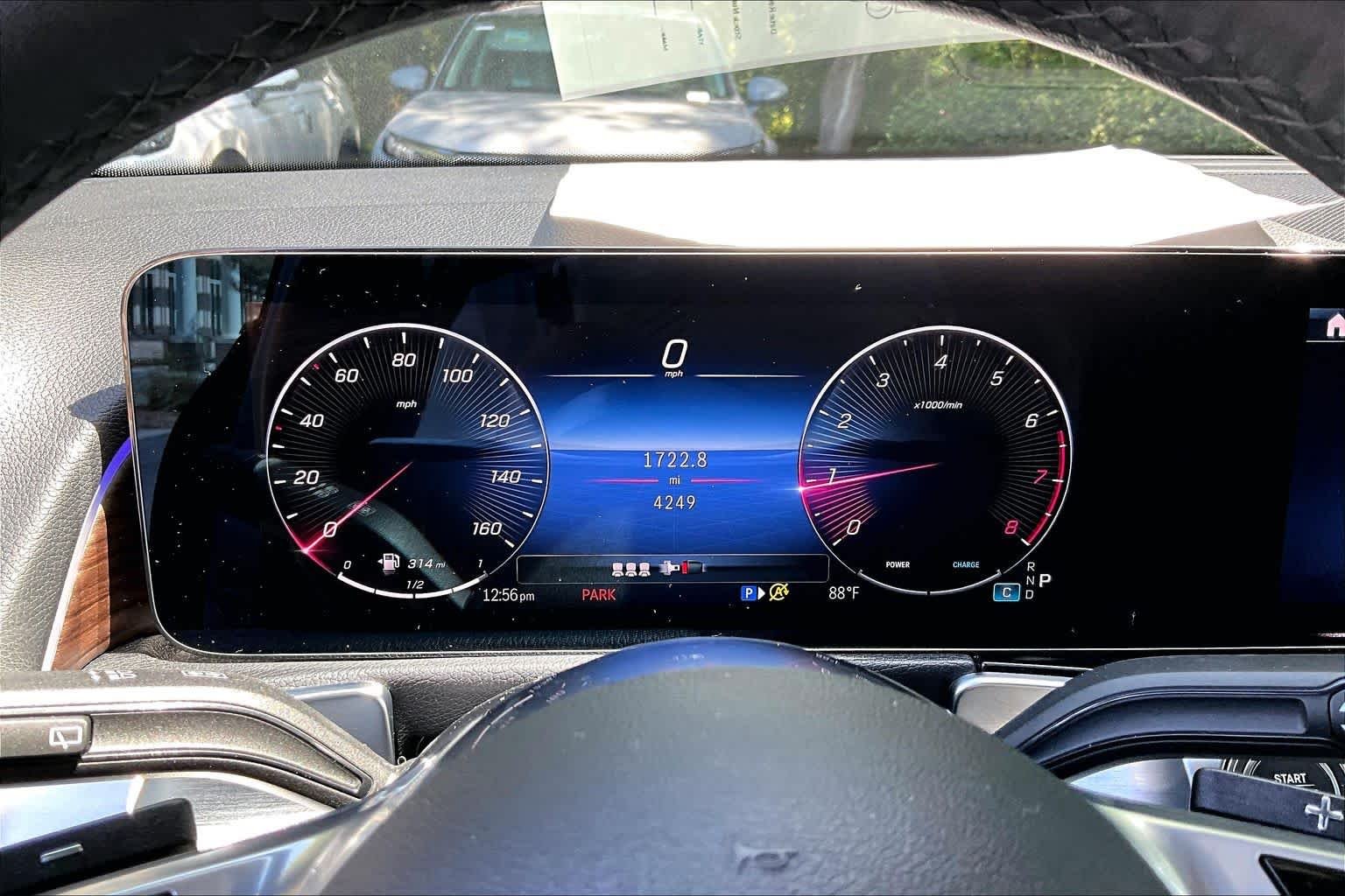 Used 2026 Cirrus Silver Metallic Mercedes-Benz GLB 250 image 26