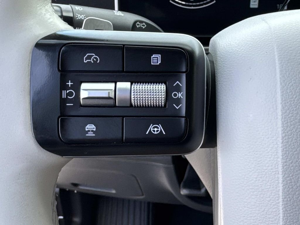 Certified Used 2025 White Hyundai SEL image 7