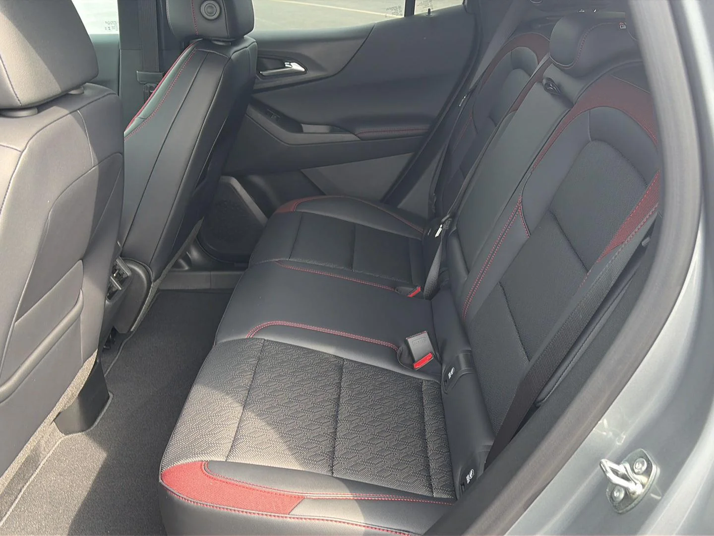 2027 Chevrolet Equinox RS - Photo 13