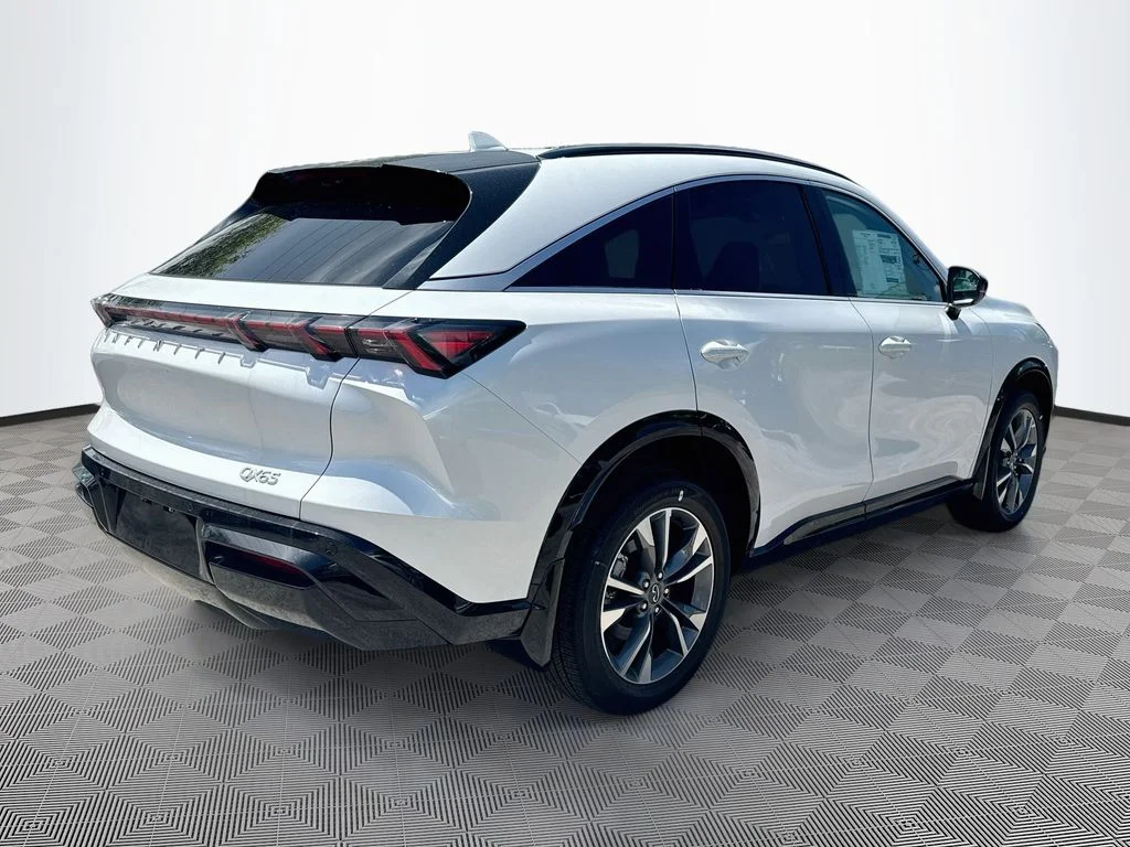New 2027 White INFINITI LUXE image 5
