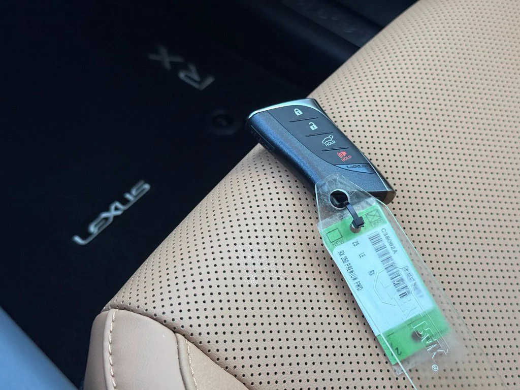 Used 2025 White Lexus 350 Premium image 38