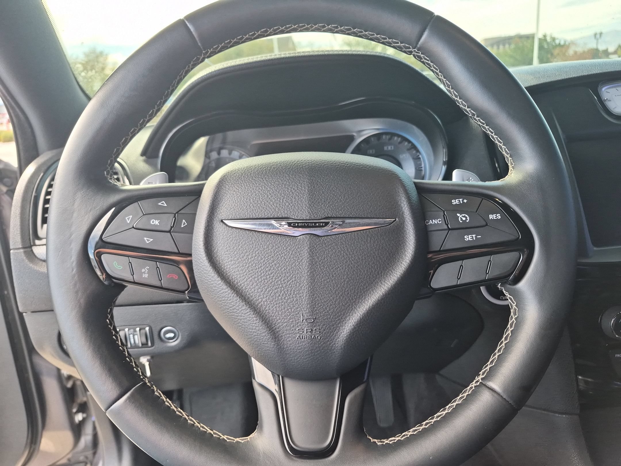 Used 2016 Granite Crystal Metallic Clearcoat Chrysler 300S image 17
