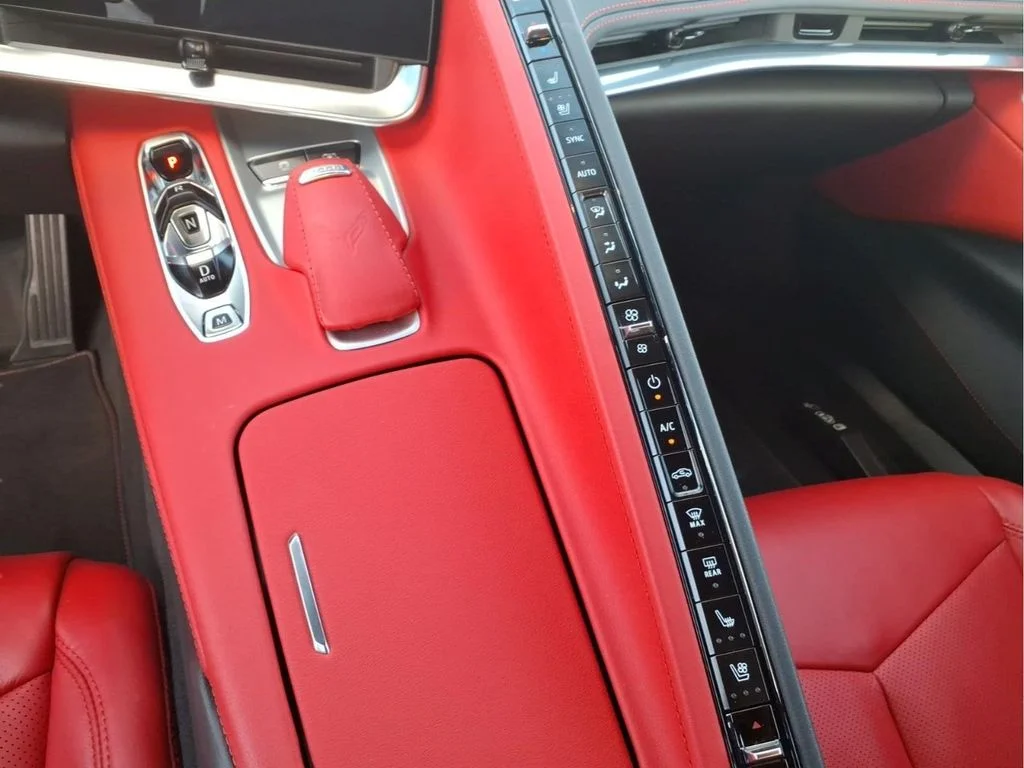 Used 2020 White Chevrolet Stingray image 28