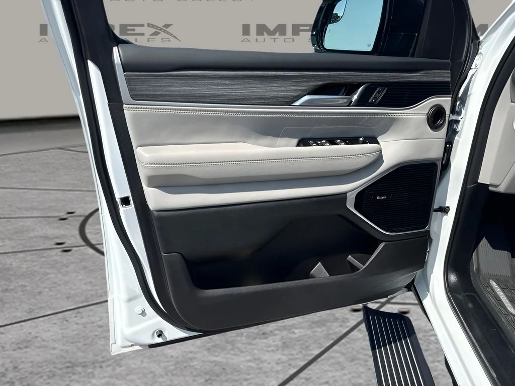 Used 2024 White Jeep Series III image 27