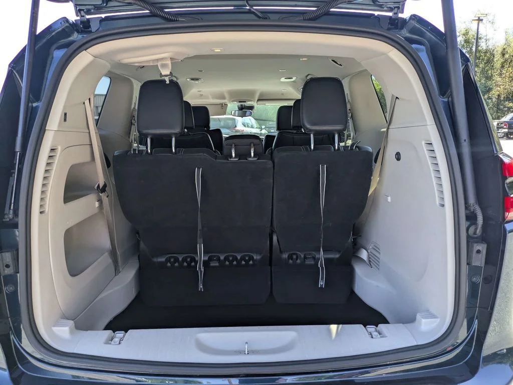 Used 2023 Blue Chrysler Touring L image 13