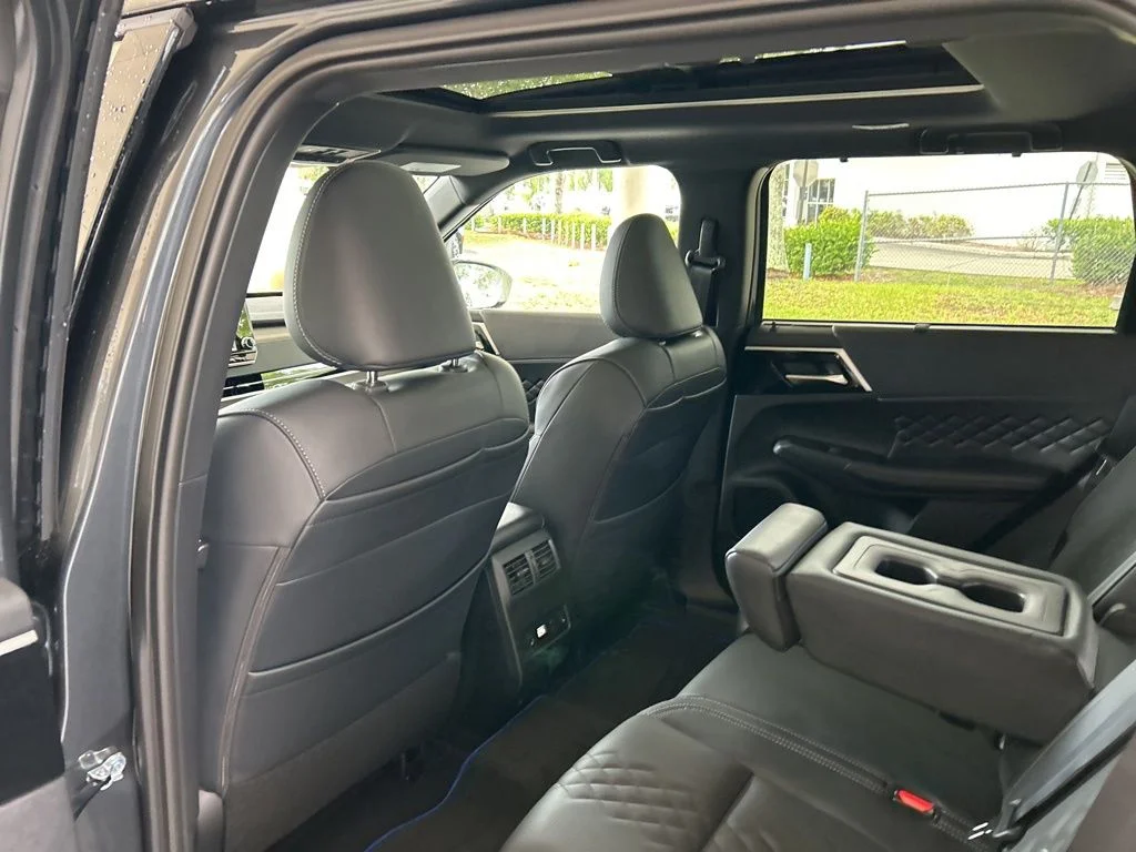 2025 Mitsubishi Outlander Plug-in Hybrid SEL Black Edition - Photo 41