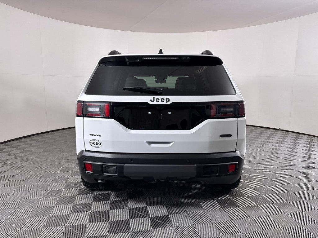 New 2026 Bright White Clear-Coat Exterior Paint Jeep Overland image 12