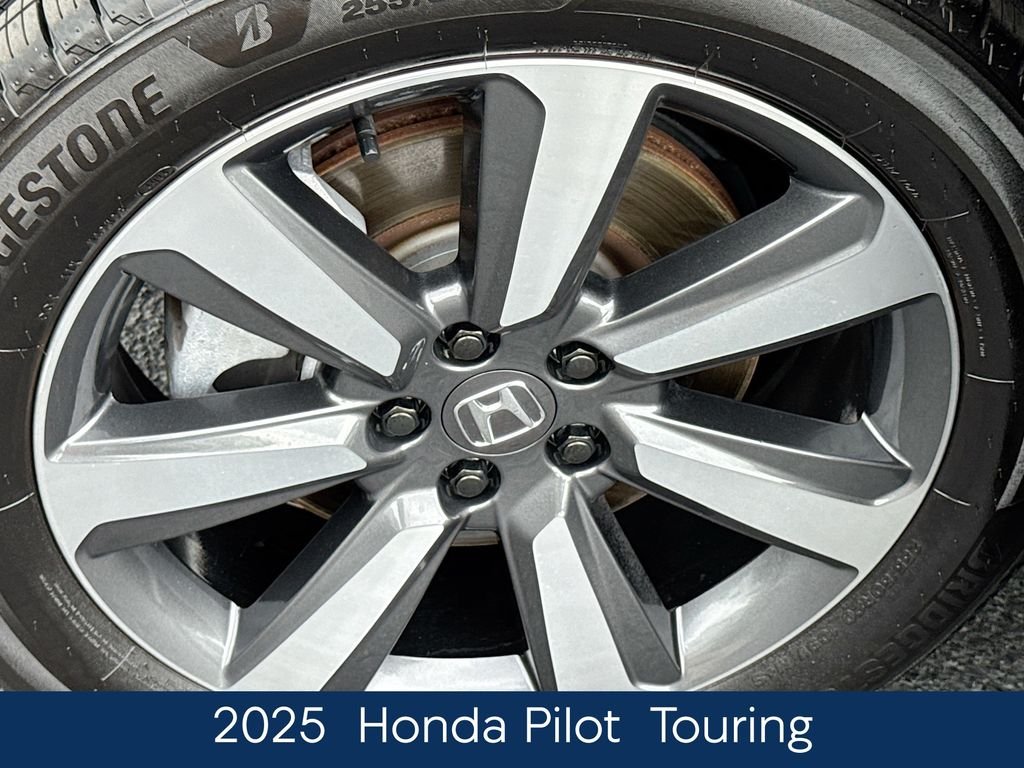 Used 2025  Honda Touring image 12