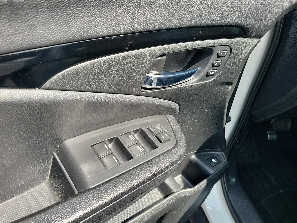 Used 2017 White Diamond Pearl Honda RTL-E image 19