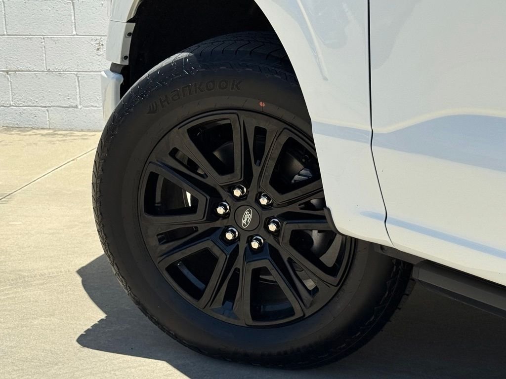 New 2026 Star White Metallic Tri-Coat Ford Platinum® image 17