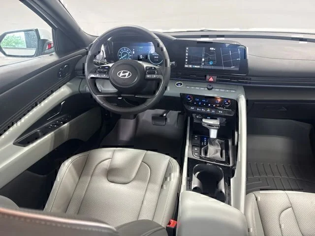 Used 2025 White Hyundai Limited image 23