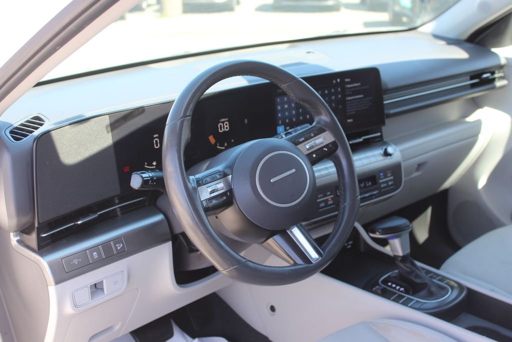 Used 2024 White Hyundai SEL image 11