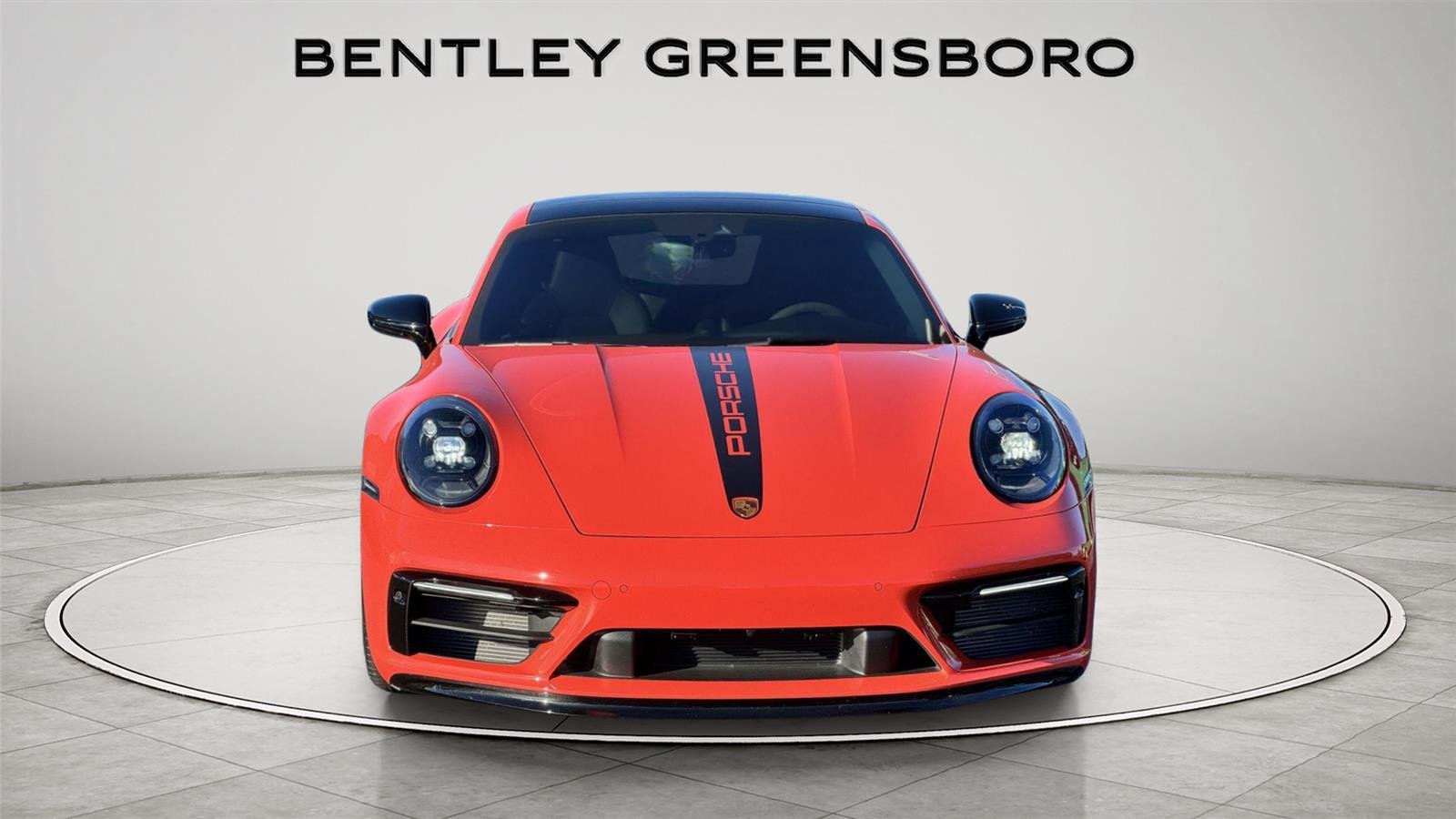 2022 Porsche 911 GTS photo 2