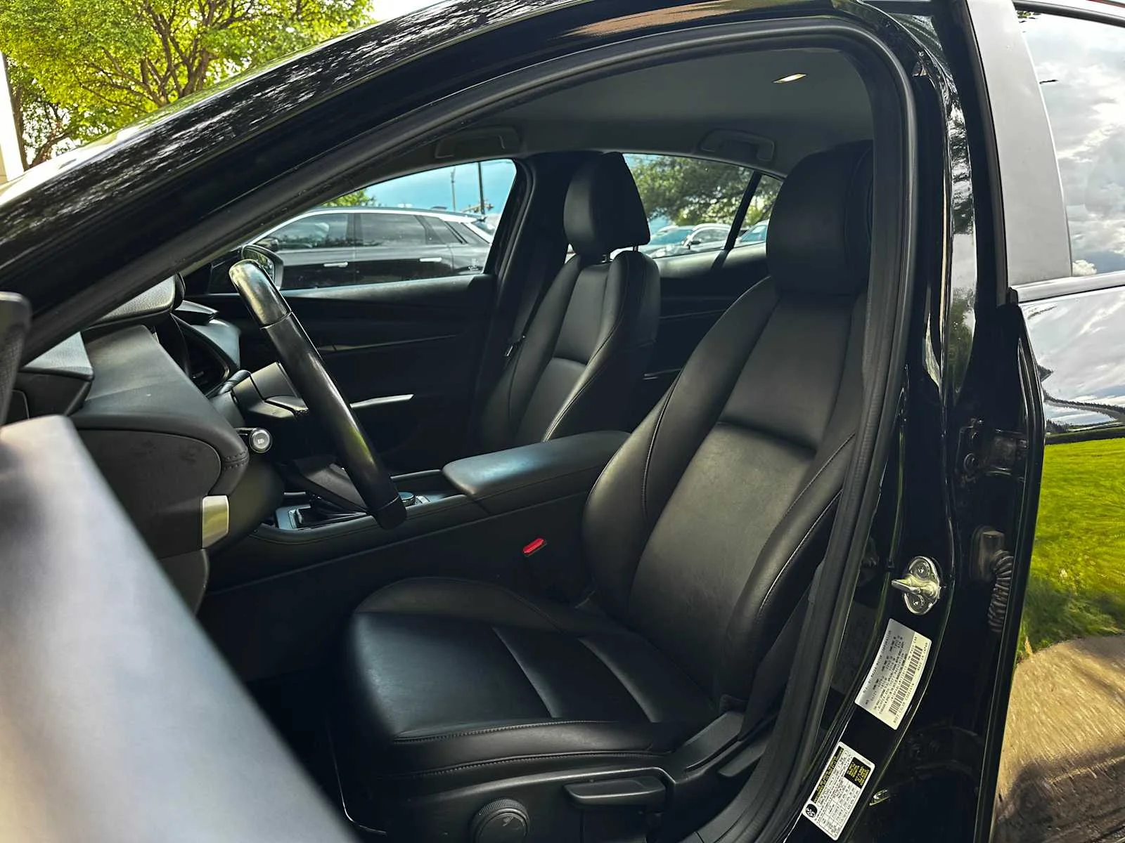 Used 2021  Mazda Select image 9