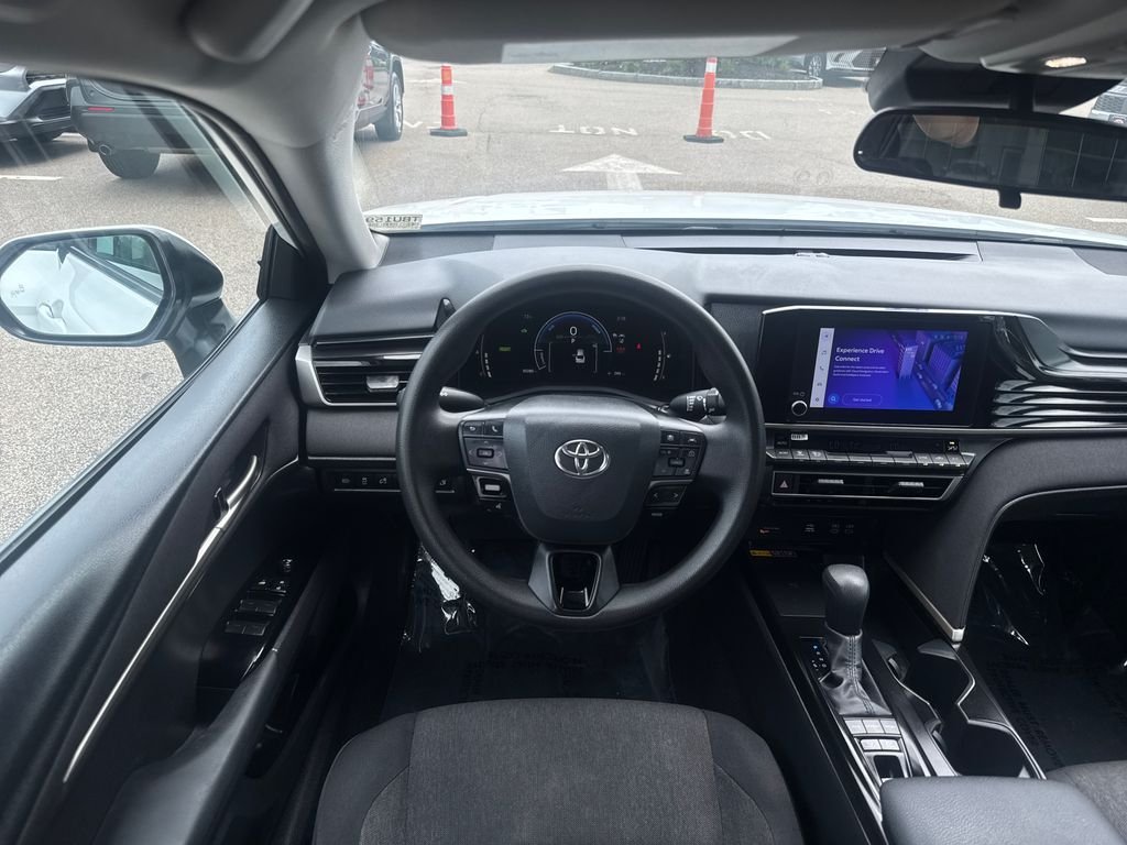 Used 2025 White Toyota LE image 11