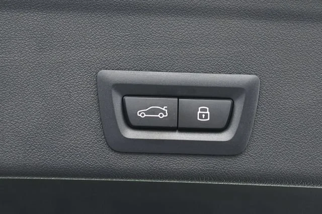 Used 2026 Carbon Black Meta BMW M60i image 26