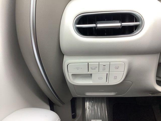 New 2027 Gray Hyundai SEL image 19