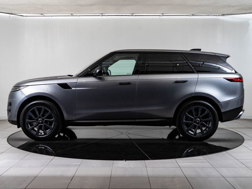 Used 2023 Gray Land Rover SE image 5