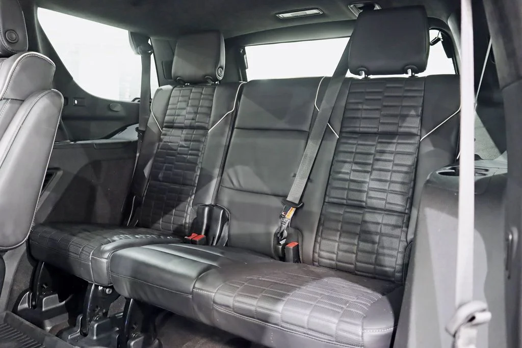 Used 2023 White Cadillac Sport Platinum image 35