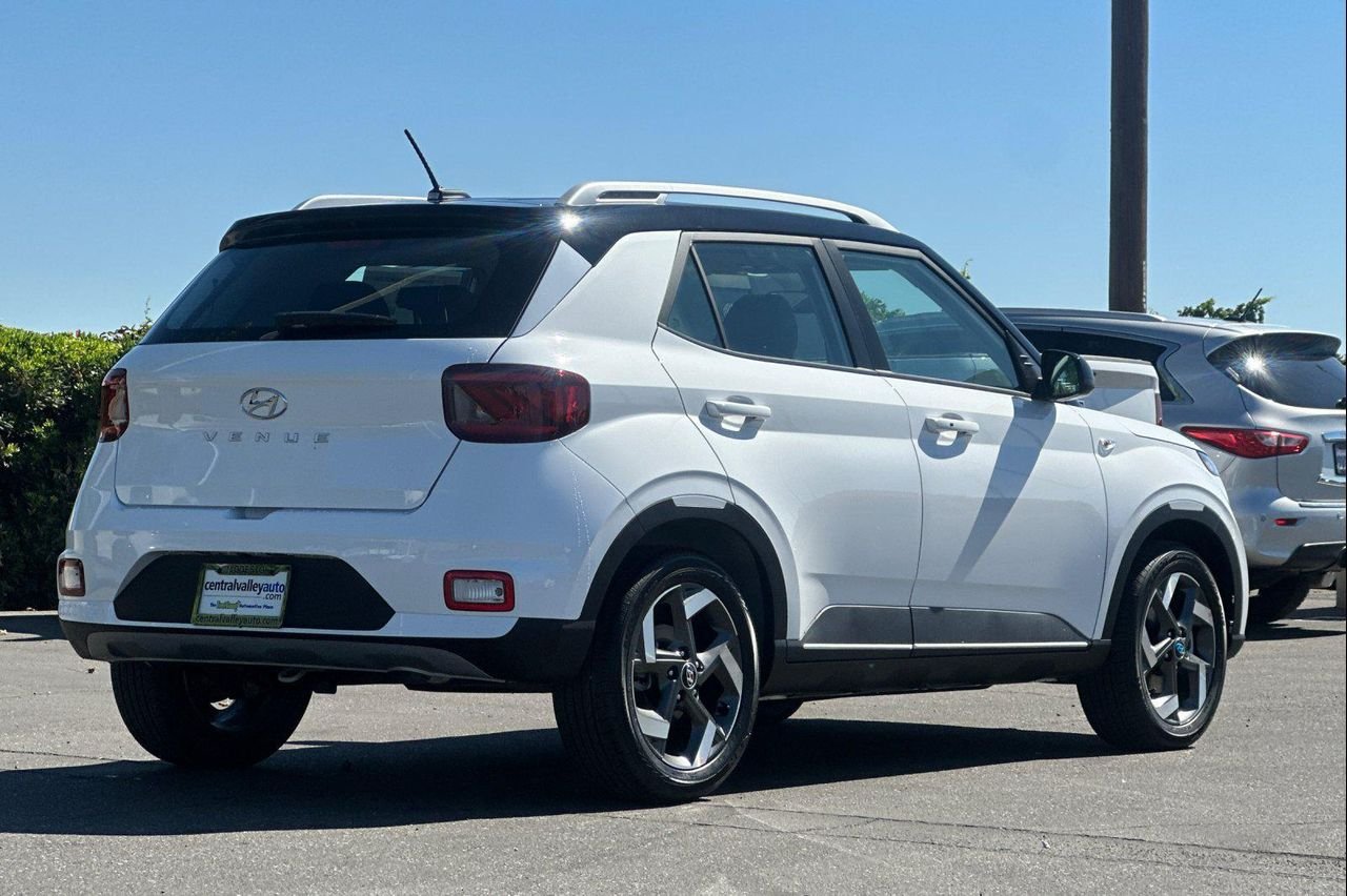 New 2026 Lunar White w/Black Roof Hyundai SEL w/Two-Tone Roof image 4