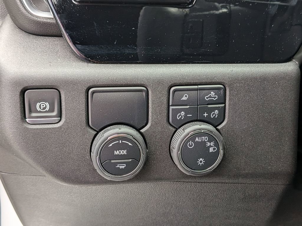 2025 Chevrolet Silverado 1500 LT - Photo 17