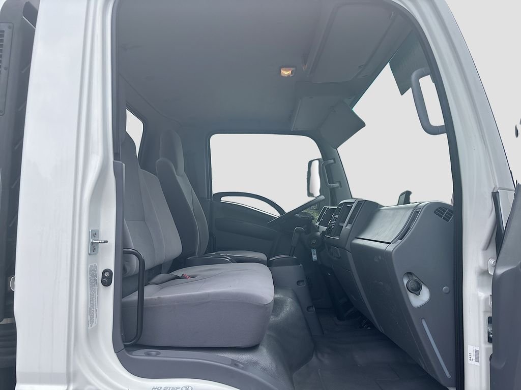 Used 2021 Arc White Chevrolet Base image 19