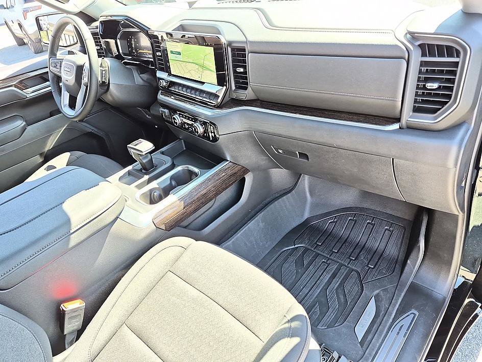 Used 2026 Onyx Black GMC Elevation image 35
