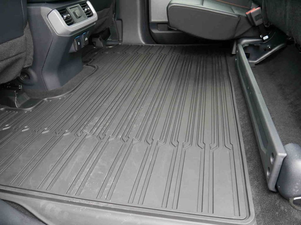 Used 2024 Black Ford Lariat image 22