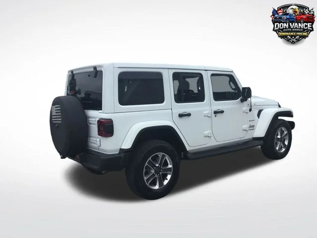 Used 2022 White Jeep Unlimited Sahara image 5