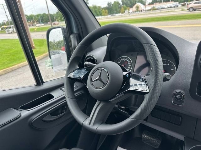 New 2026 Blue Gray Mercedes-Benz Cargo 170 WB image 21