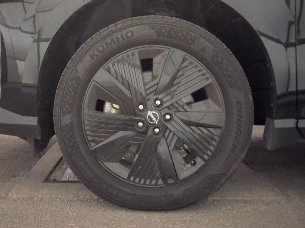 Used 2025 Super Black Nissan SV image 15
