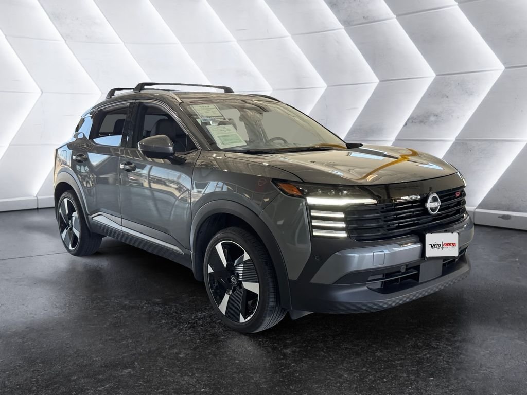 Used 2025 Gray Nissan SR image 1