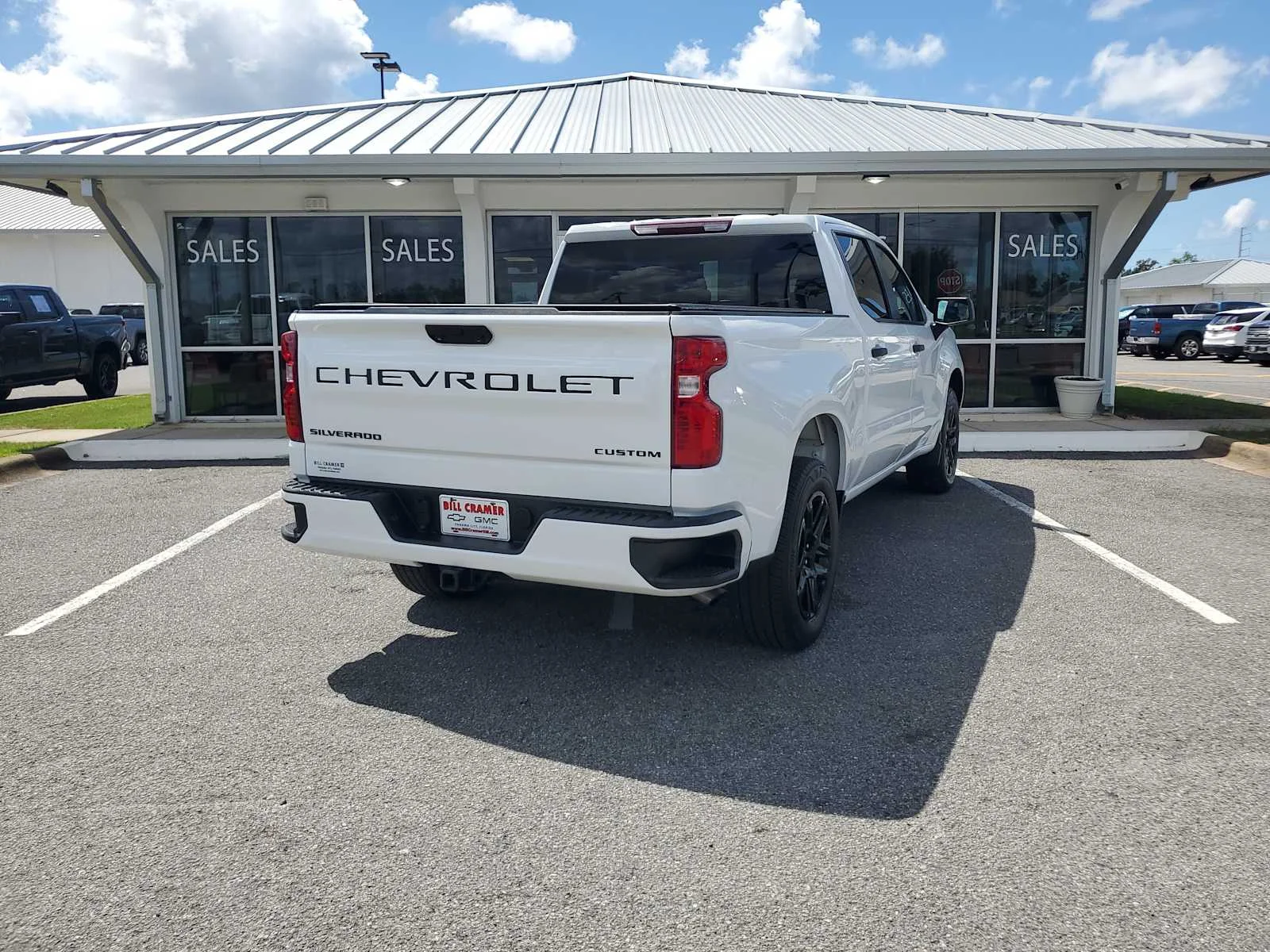 Used 2023 SUMMIT WHITE Chevrolet Custom image 7