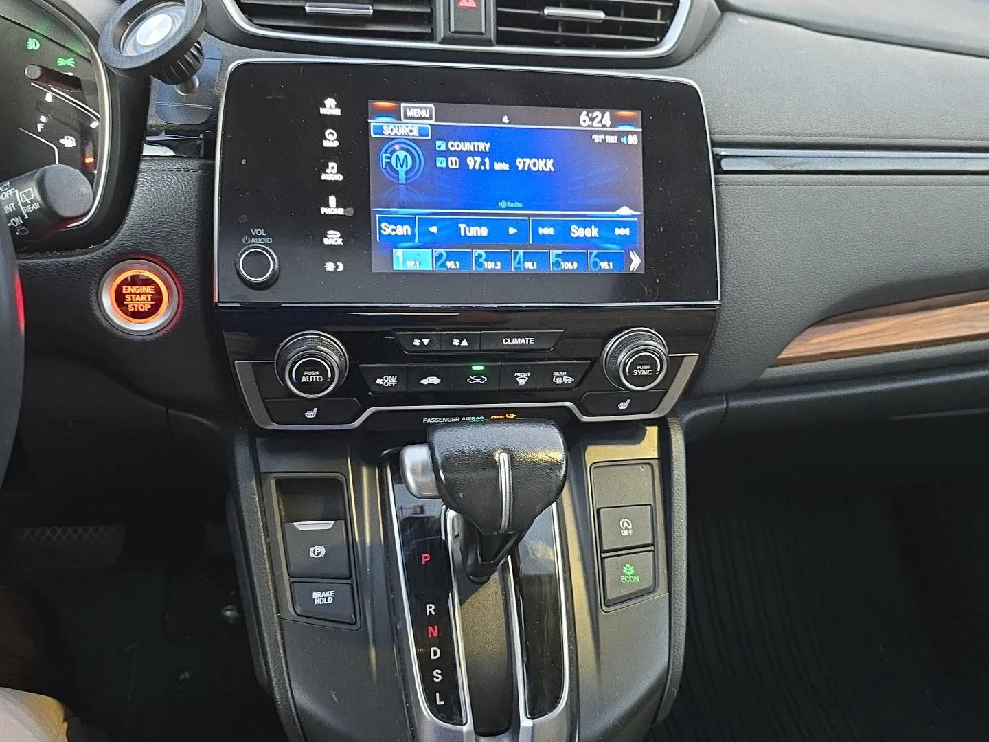 Used 2021 Platinum White Pearl Honda Touring image 18
