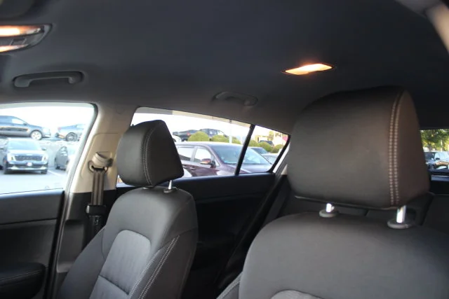 Used 2019 White Kia LX image 21