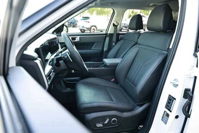 Used 2025 Serenity White Hyundai XRT image 18