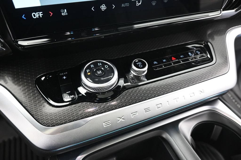 New 2026 Glacier Gray Metallic Tri-Coat Ford Platinum image 16
