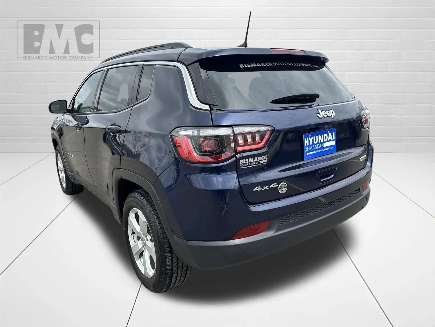 Used 2021 Blue Jeep Latitude image 4
