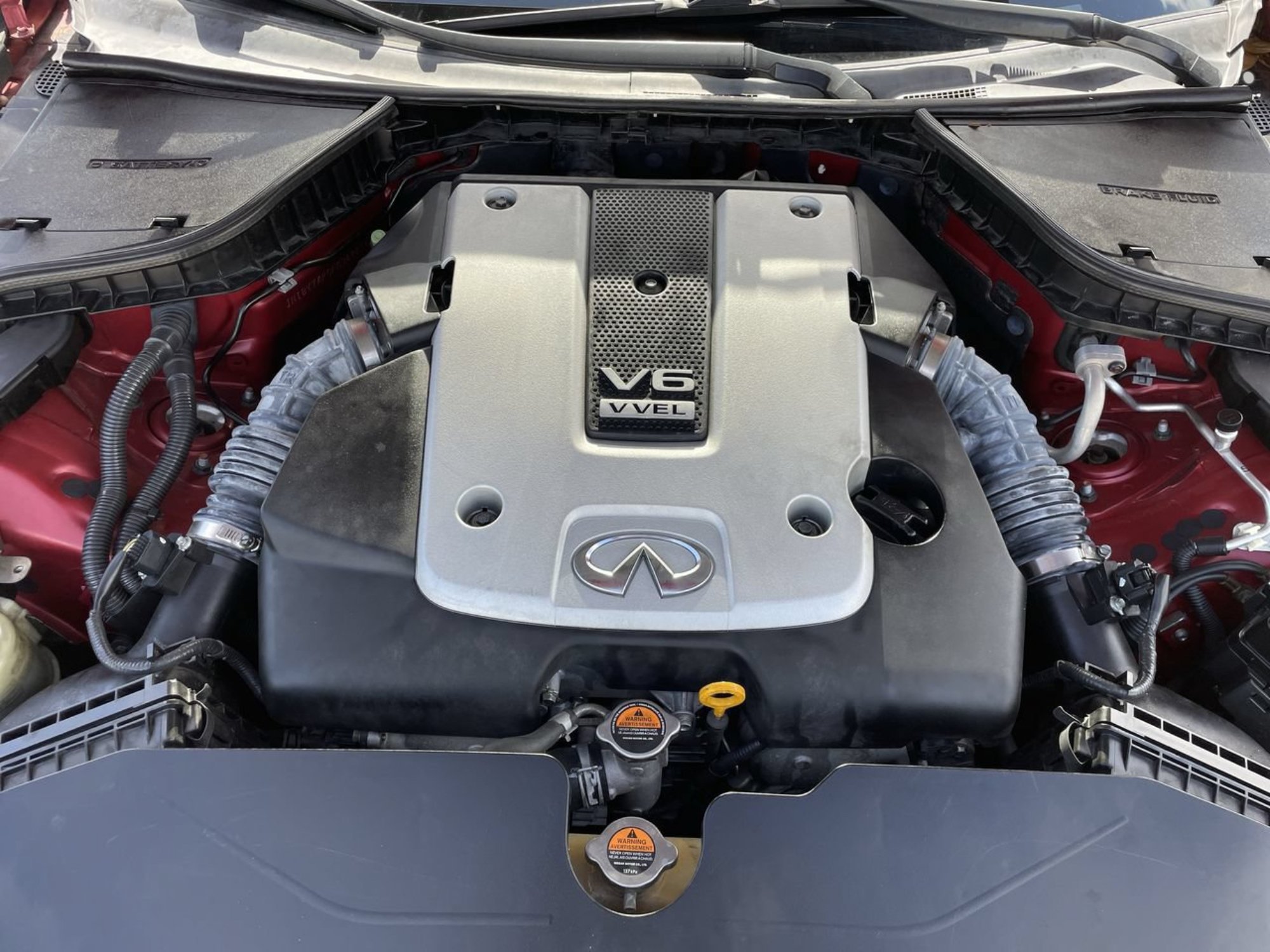 Used 2015 Venetian Ruby INFINITI Sport image 7