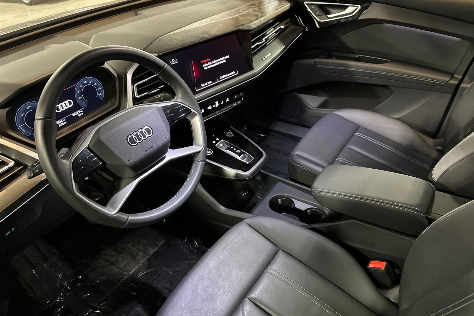 Used 2025 Mythos Black Metallic Audi Premium 45 RWD image 9