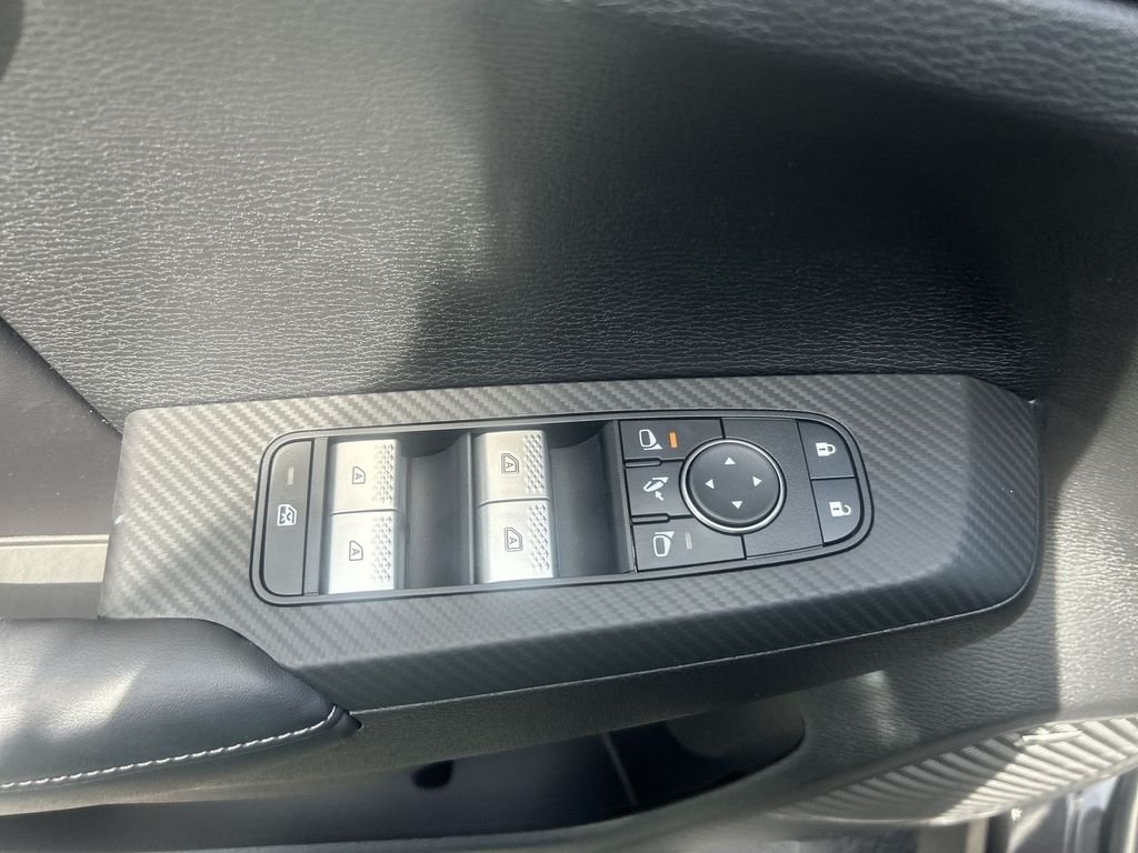 New 2026 LABRADOR BLK PR Mitsubishi SE image 15