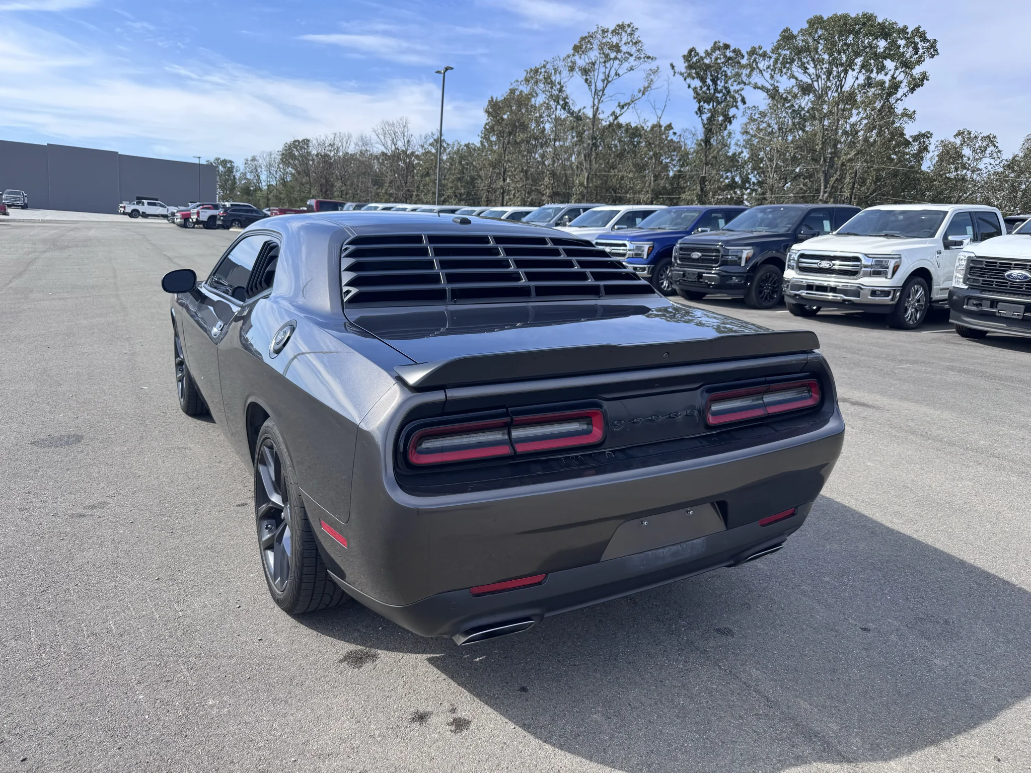 Used 2023 Granite Pearlcoat Dodge R/T image 9