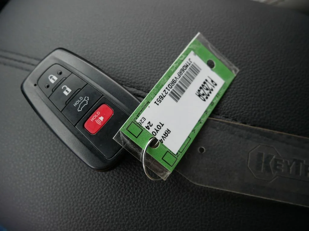 Used 2024  Toyota Limited image 30