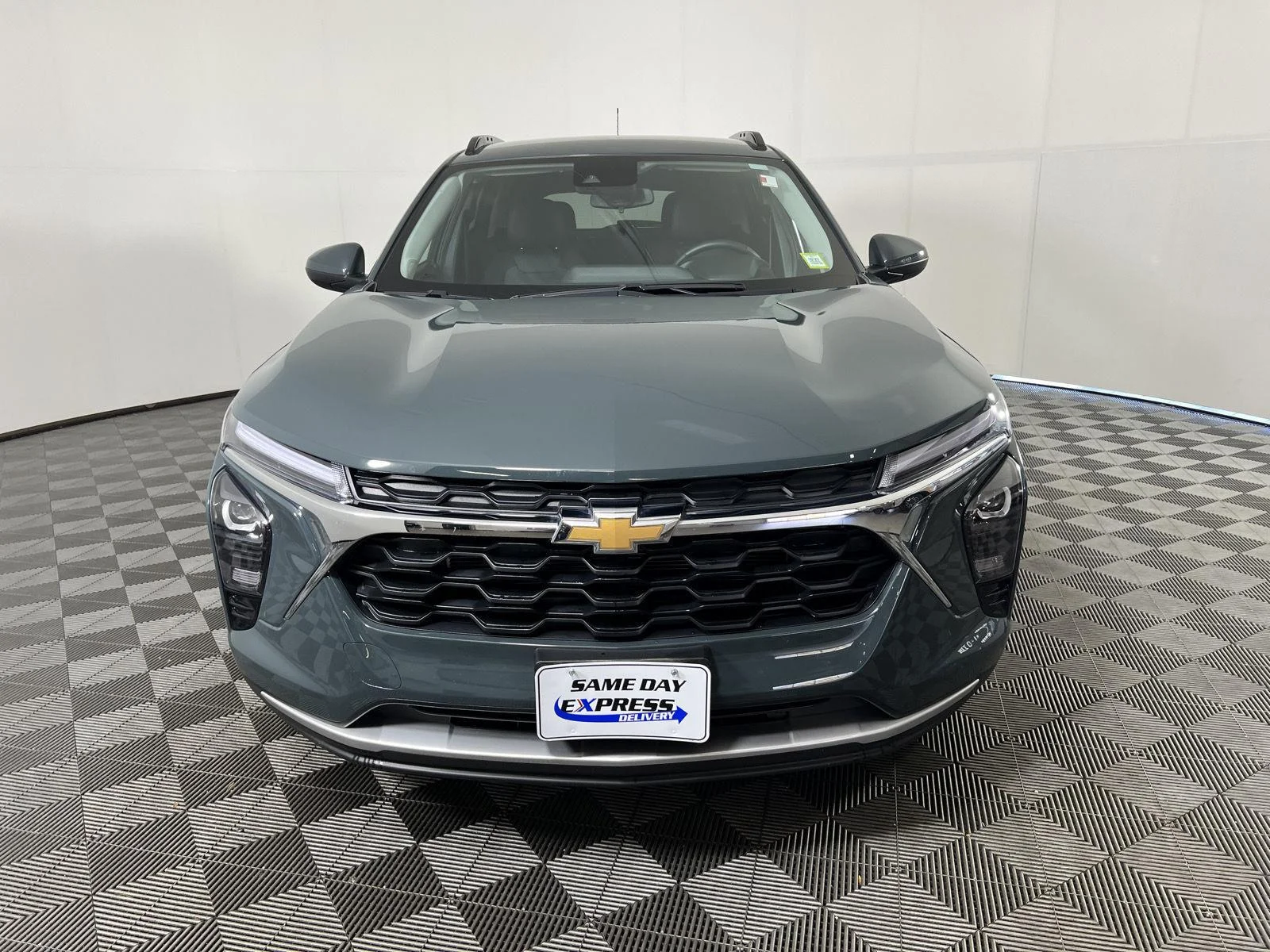 Used 2025 Cypress Gray Chevrolet LT image 27