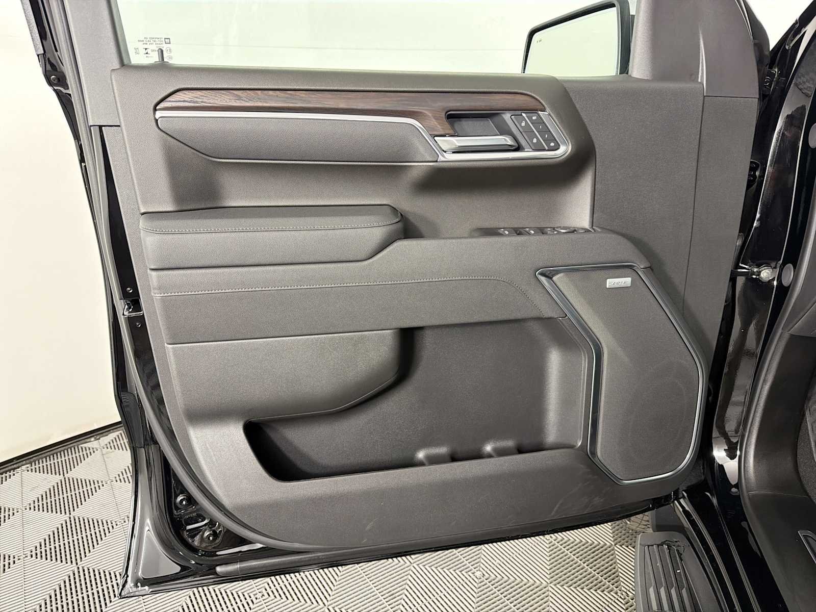 2026 GMC Sierra 1500 SLT - Photo 8
