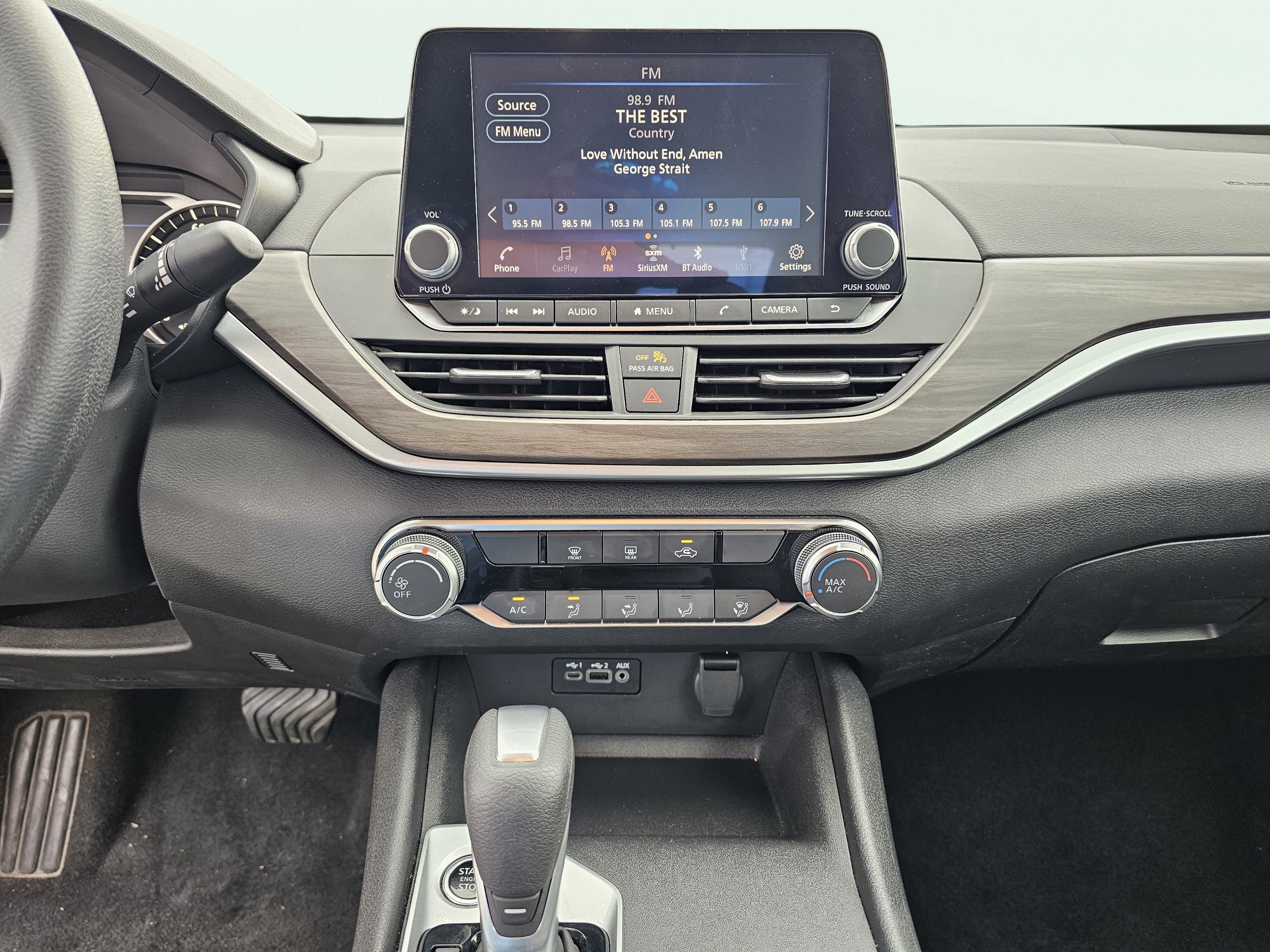 2025 Nissan Altima SV - Photo 21