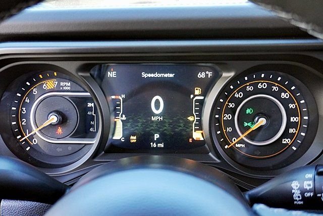 New 2026 Bright White Clear-Coat Exterior Paint Jeep Rubicon image 37